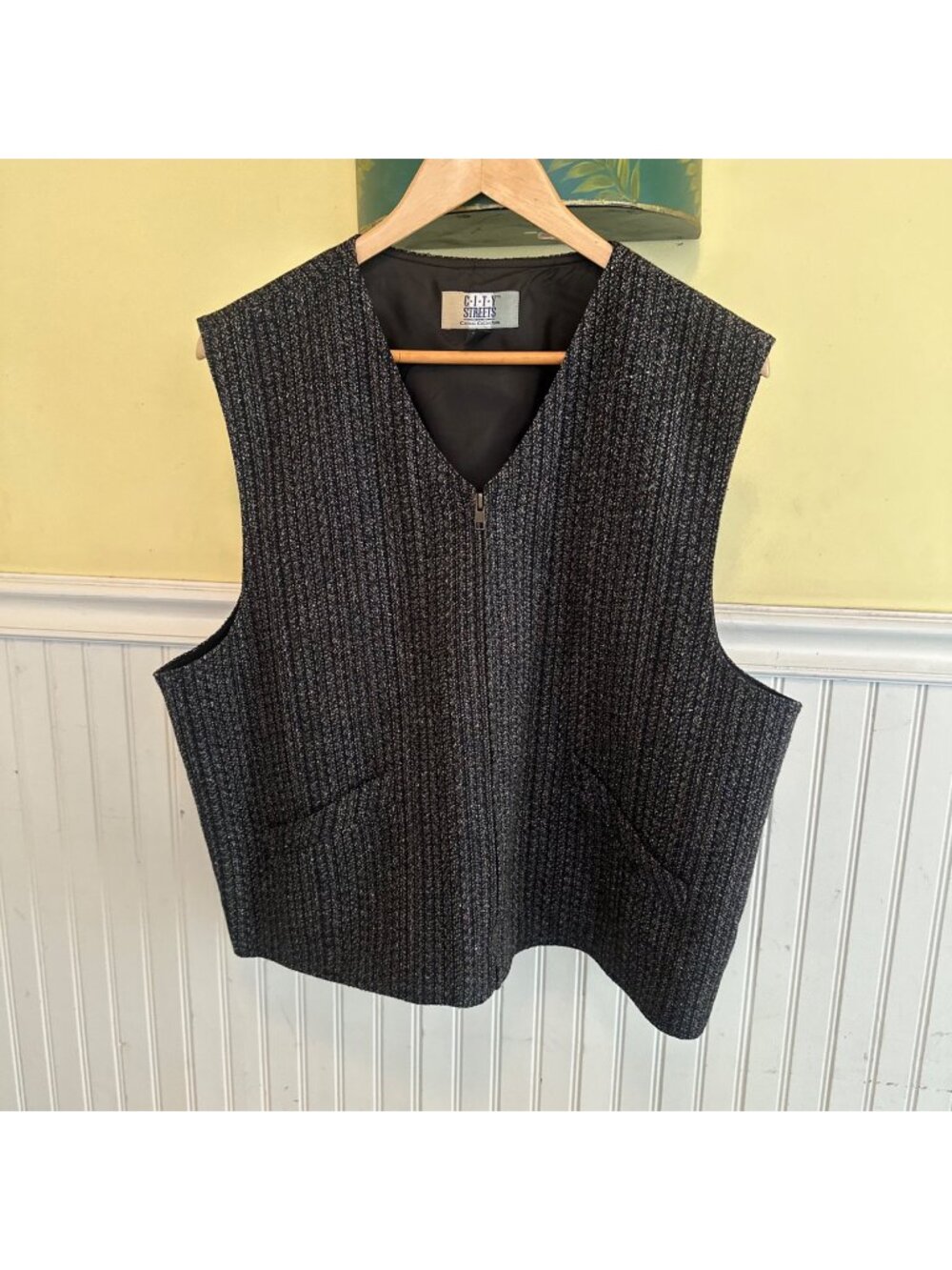 City Streets Casual Collection Black & Gray Tweed Vest With Front Zipper & Pocke